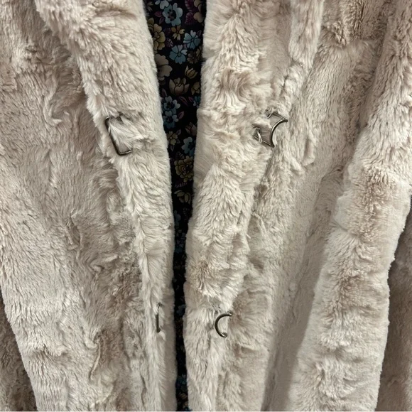 Georgie Women’s Faux Fur Coat Mid length Cream/ivory Soft Size 6 - Picture 4 of 11